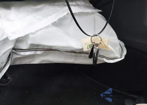 2013 Mercedes-Benz E 350 4Matic из США, поврежденный, VIN WDDHF8JB4DA727504